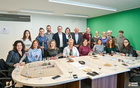 Kliknite za detalje...