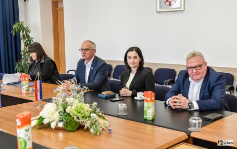 Kliknite za detalje...