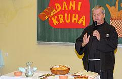 dan_kruha_sk_02.jpg