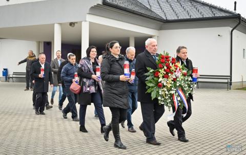 Kliknite za detalje...