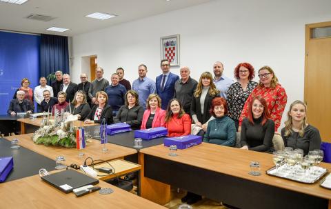 Kliknite za detalje...