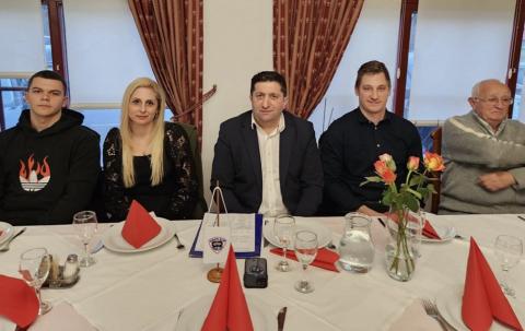 Kliknite za detalje...